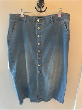 d. jeans Blue Button-Front Midi Denim Skirt